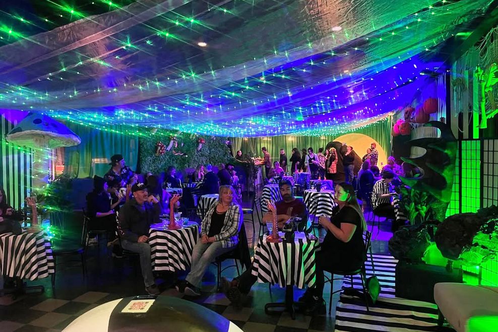 @theburtonbar/Instagram