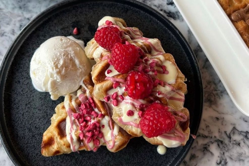 @heavenlydesserts.ca/Instagram