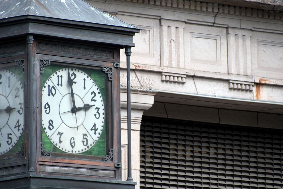 A clock in Bellingham. (Dmitri Kotchetov/Shutterstock)