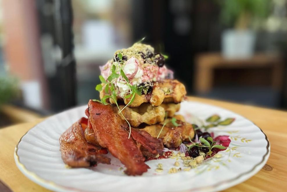 @thesweateredhen/Instagram