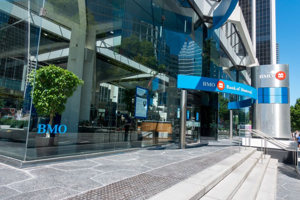 Rosalie Che/Shutterstock