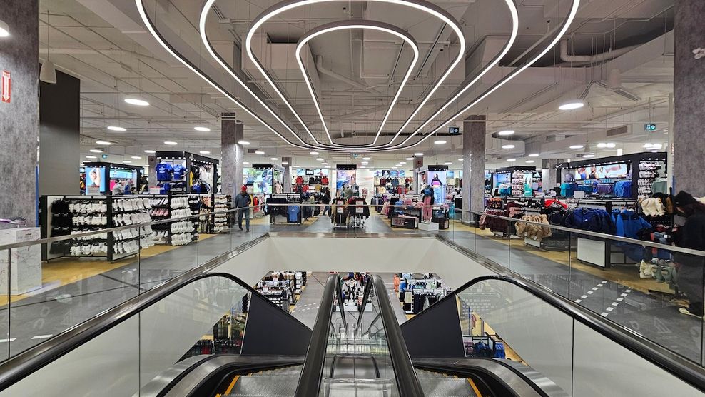 cf richmond centre sport chek 2025 