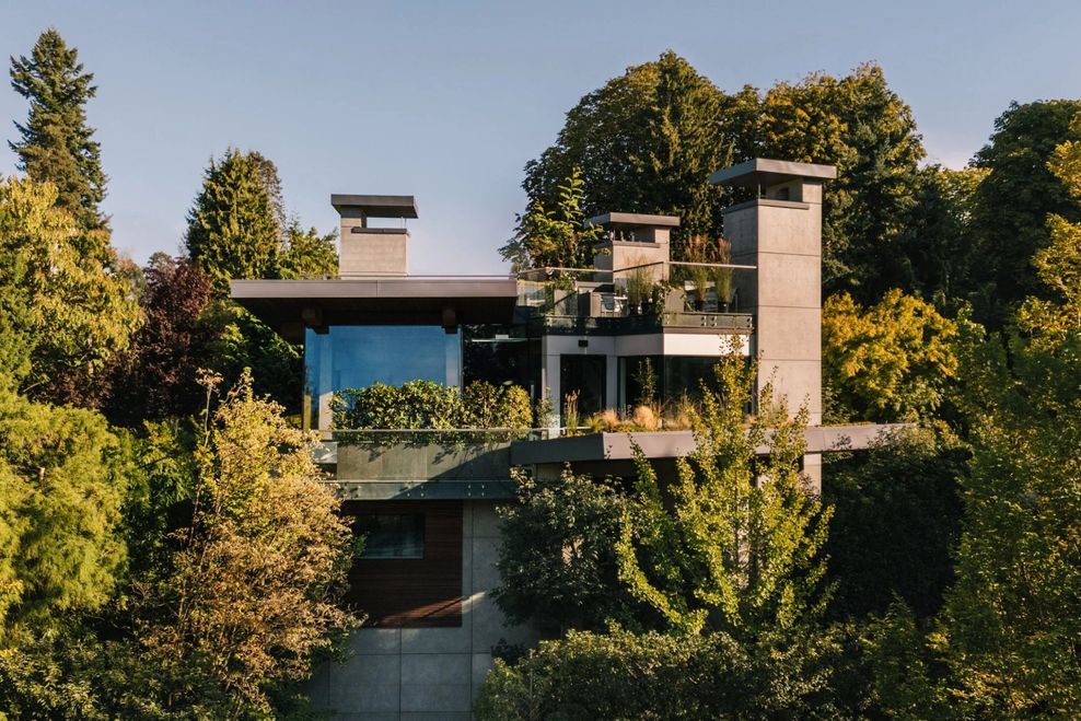 The Canopy House in Vancouver’s Quilchena neighbourhood, designed by Glen McMillan with landscaping by Paul Sangha Creative. (James Han/West Coast Modern)