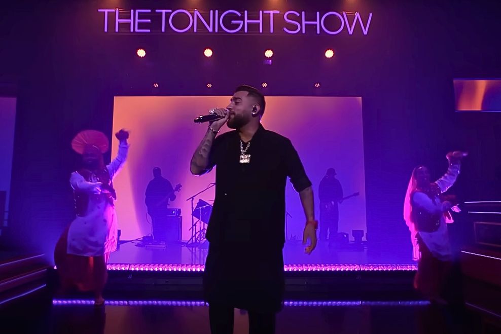 Karan Aujla performs his hit tracks “Boyfriend” and “Gabhru!” during his history-making debut on The Tonight Show Starring Jimmy Fallon. (Karan Aujla: Boyfriend/Gabhru! Medley | The Tonight Show Starring Jimmy Fallon/Youtube)