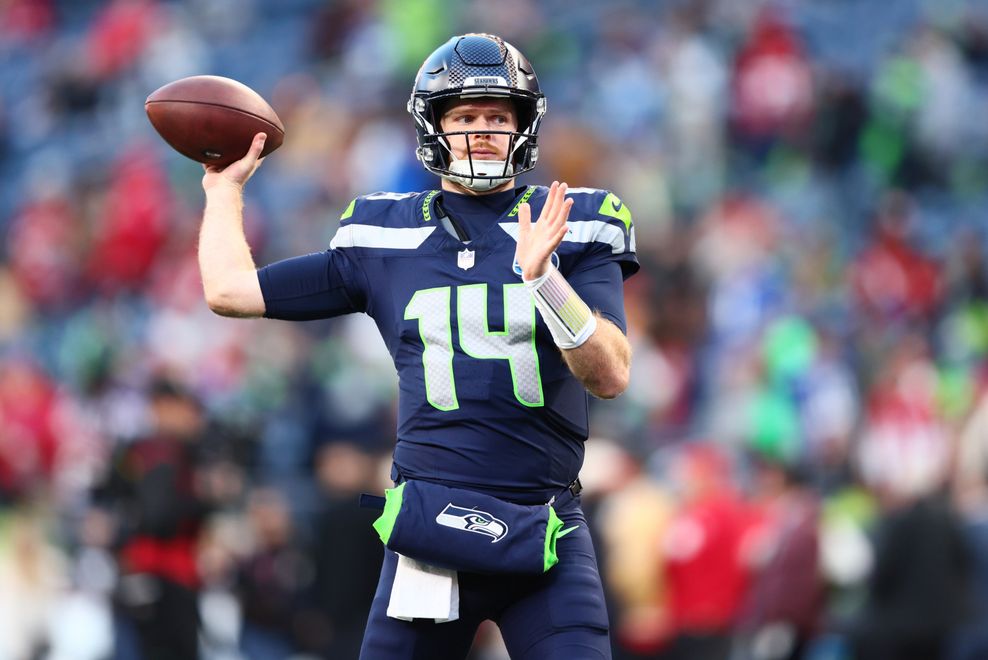Seahawks or Patriots? Here's who oddsmakers think will win Super Bowl LX