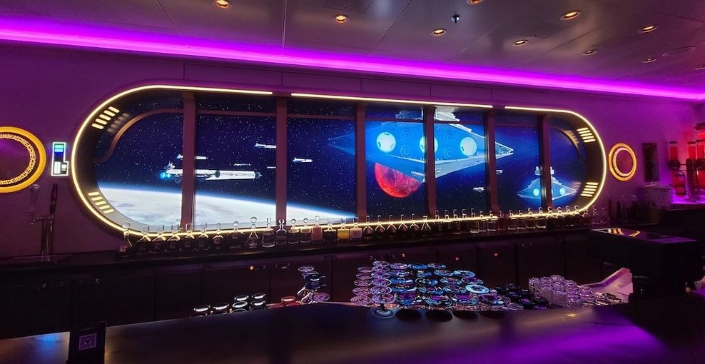 Star Wars: Hyperspace Lounge on the Disney Wish. (Kenneth Chan/Daily Hive)