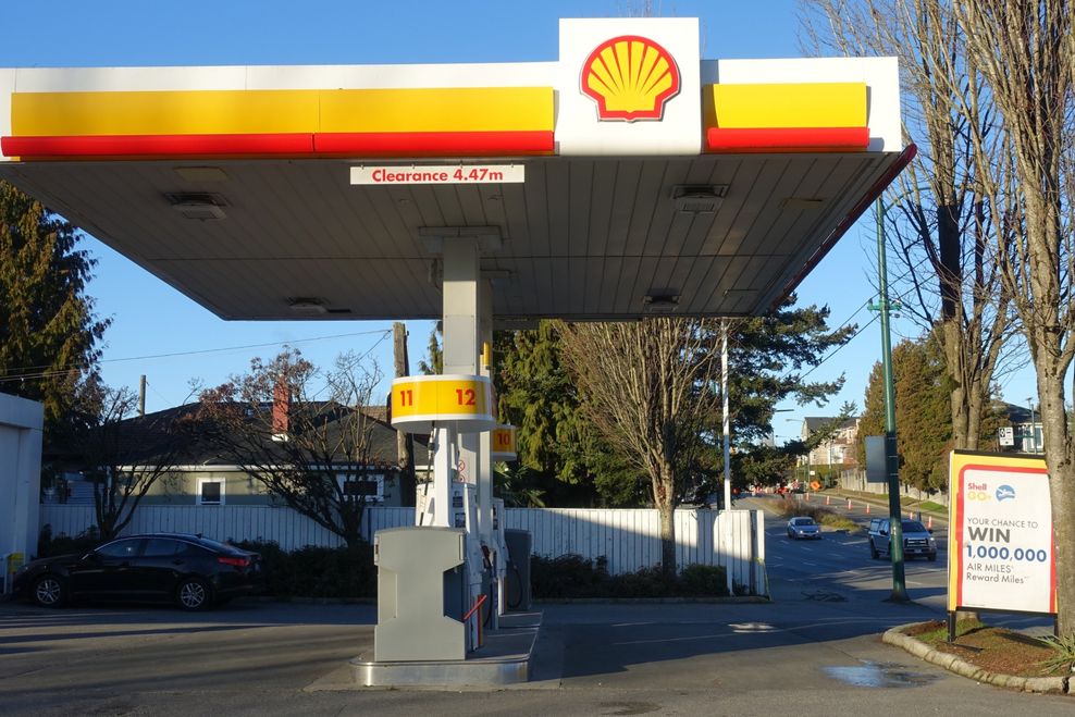 Rosalie Che/Shutterstock