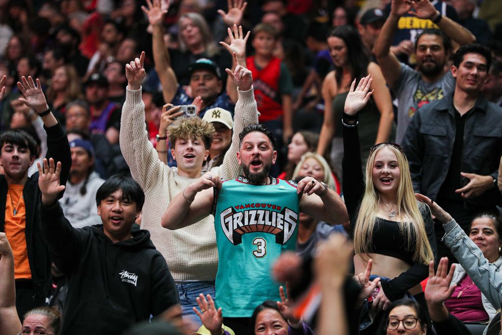 Vancouver packed Rogers Arena for an NBA preseason game in 2025 (Mary Kessenich/Daily Hive)