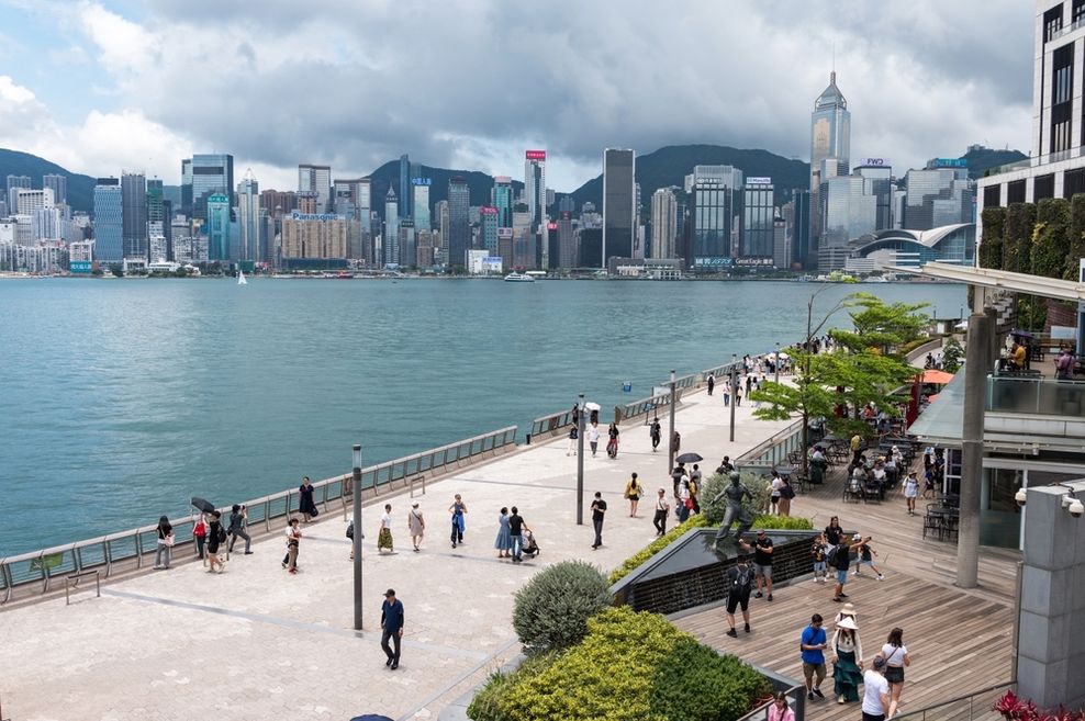hong kong waterfront promenade kowloon