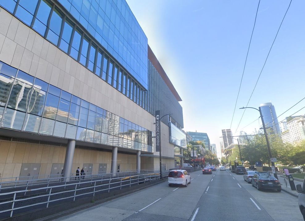 aritzia cf pacific centre vancouver flagship