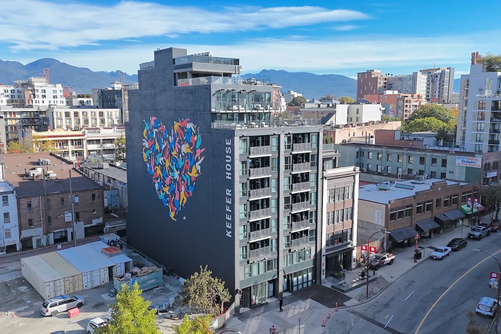 "Humanity Heals" heart mural at Keefer House hotel in Vancouver Chinatown. (Keefer House)