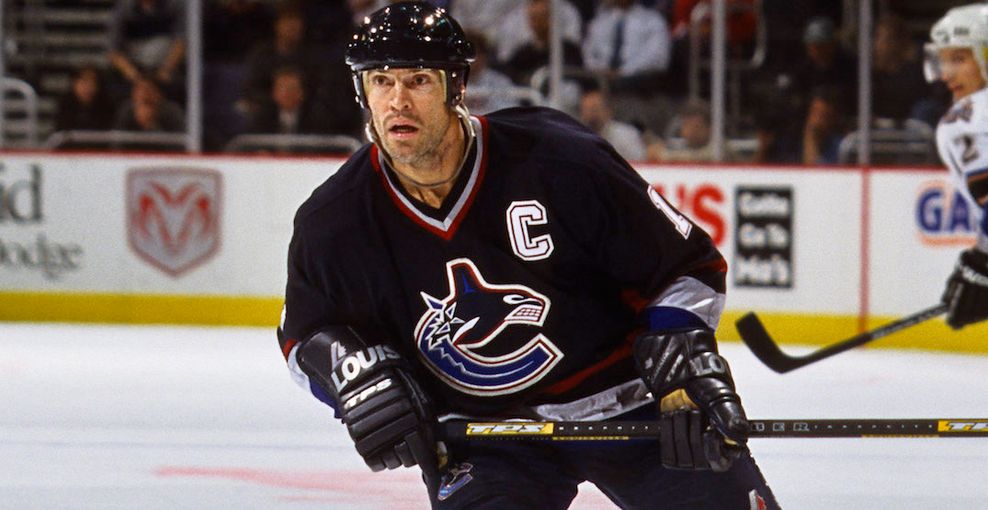 "It was the wrong decision": Messier reflects on time as Canucks captain