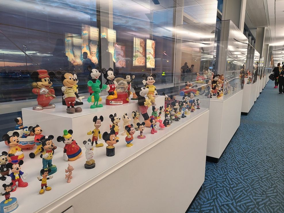 mickey mouse disney yvr vancouver international airport