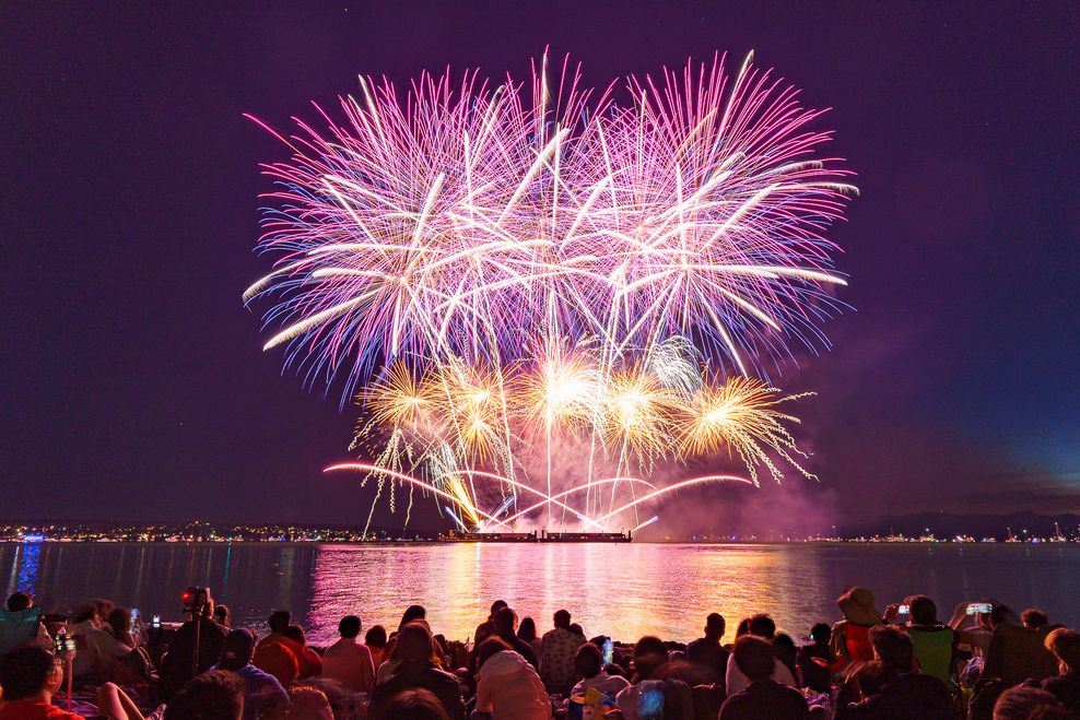 Team Nova Scotia at the 2025 Honda Celebration of Light fireworks. (Gabriel Lam/Meimento)