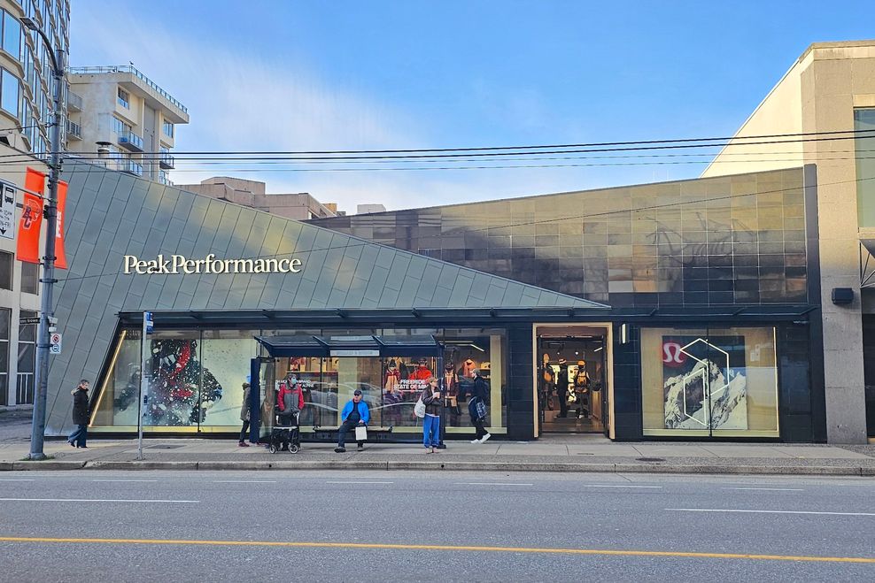 Peak Performance at 813 Burrard St., Vancouver. (Kenneth Chan)