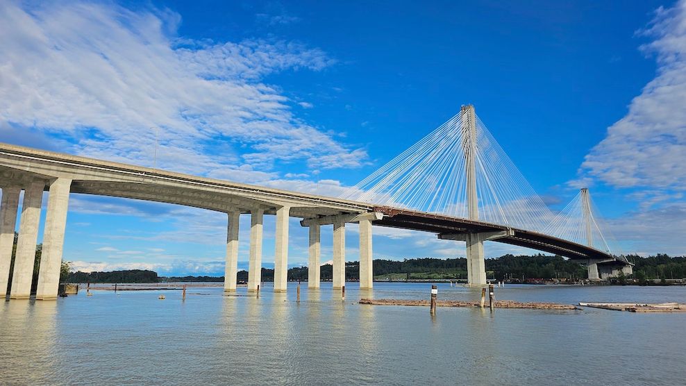 port mann bridge fraser river 5