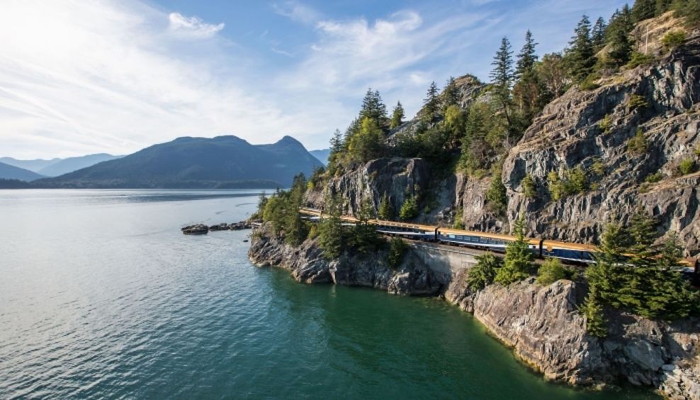 rocky mountaineer rainforest to gold rush route sea to sky