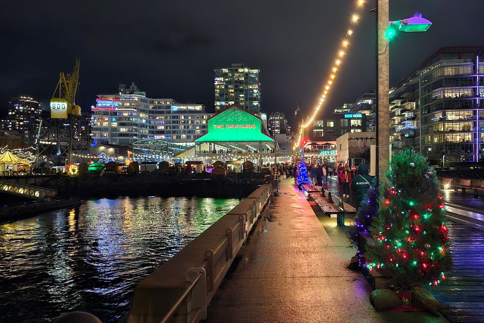 Shipyards Christmas Market on North Vancouver's Lonsdale waterfront. (Kenneth Chan)