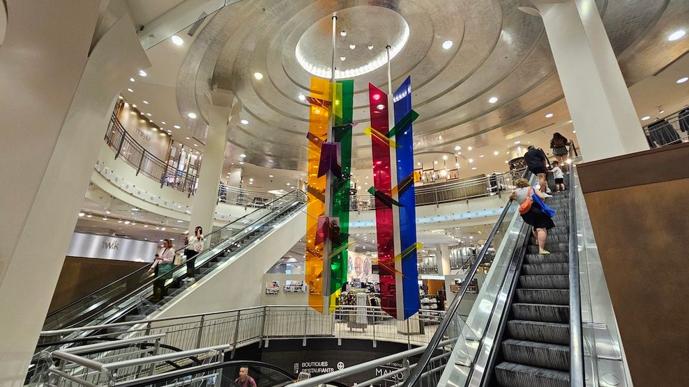 simons downtown montreal