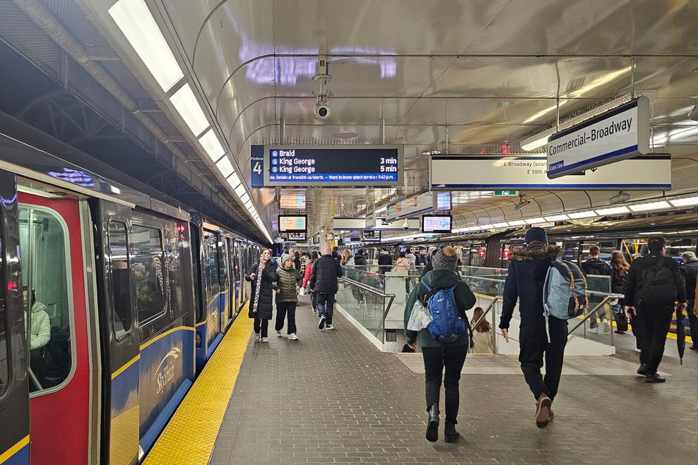 SkyTrain's Expo Line platforms at Commercial-Broadway Station. (Kenneth Chan)