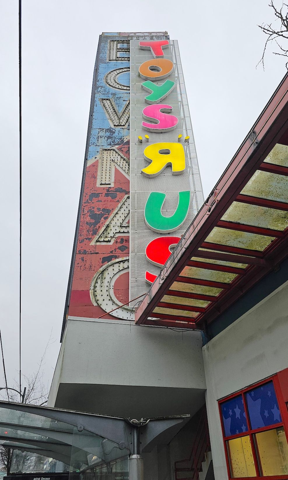 toys r us 1154-1174 West Broadway Vancouver bowmac sign