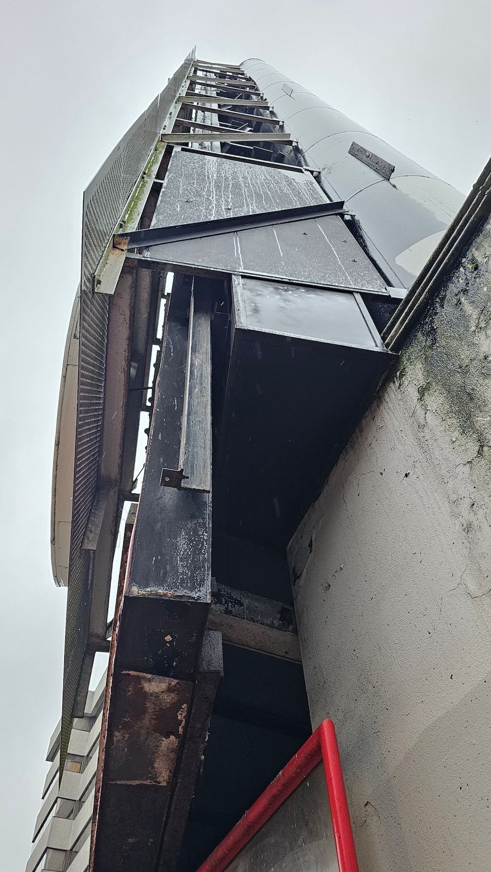 toys r us 1154-1174 West Broadway Vancouver bowmac sign