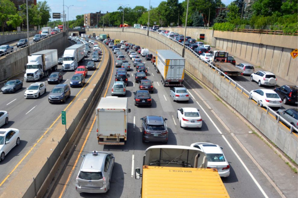 Montreal traffic (meunierd/Shutterstock)