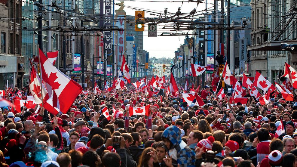 vancouver 2010 crowds granville street