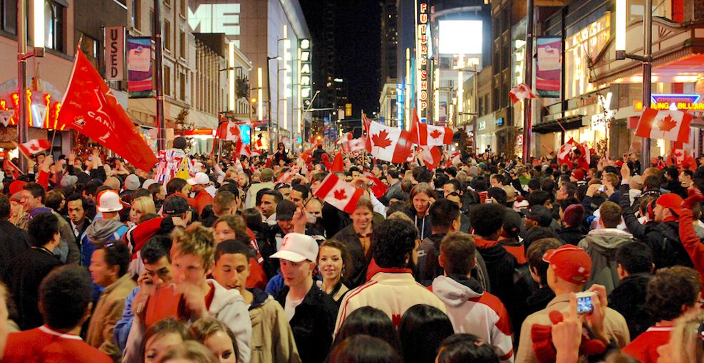 vancouver 2010 winter olympics crowds granville street