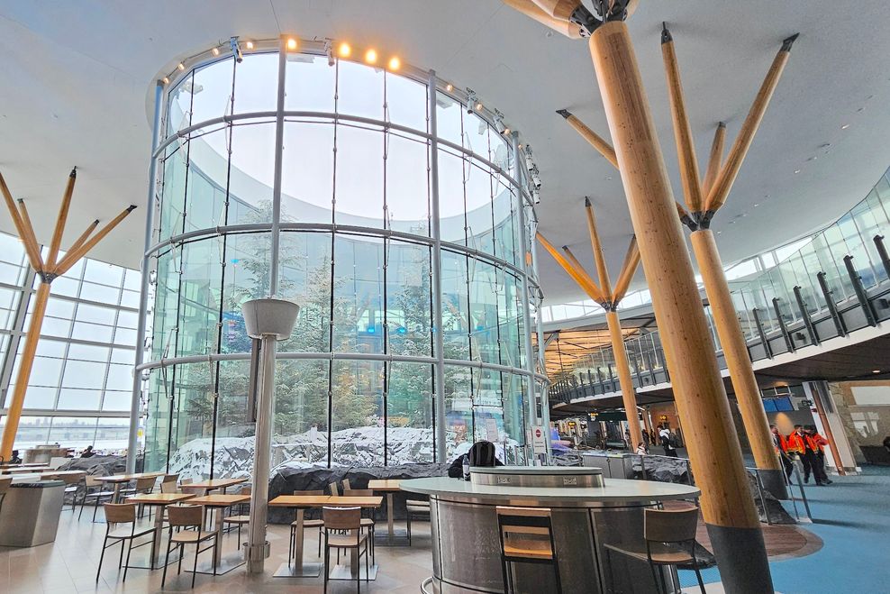 Vancouver International Airport achieves all-time historic annual record of 26.9 million passengers in 2025