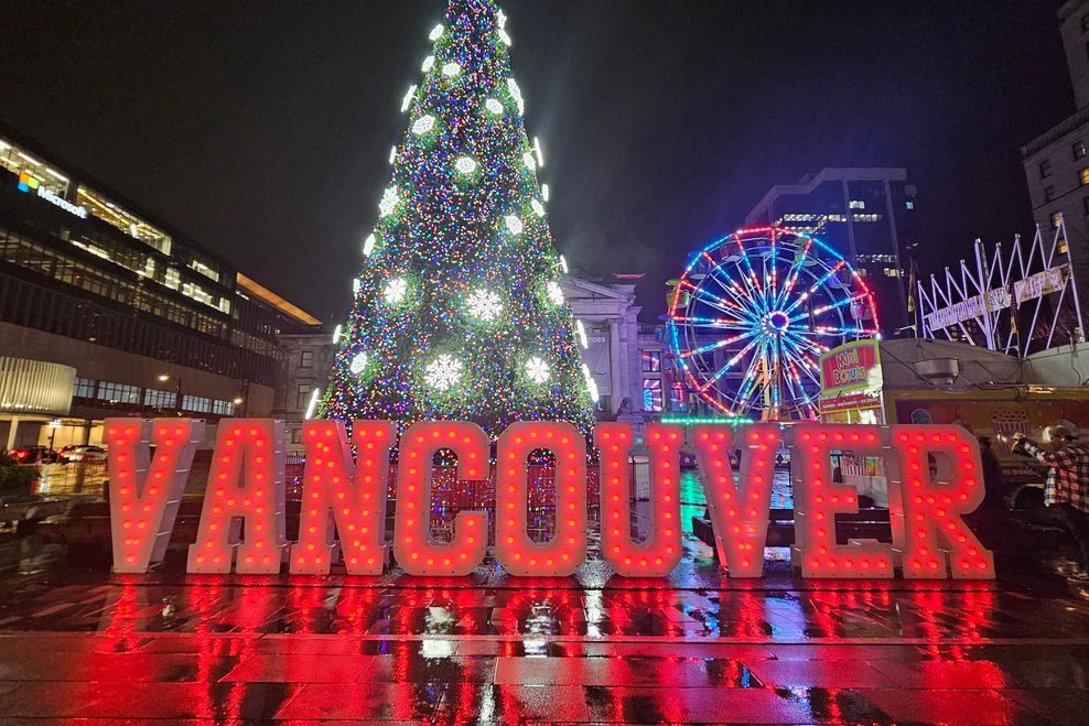 Temporary VANCOUVER sign on the West Georgia Street plaza of the Vancouver Art Gallery, as seen on Dec. 5, 2025. (Kenneth Chan)